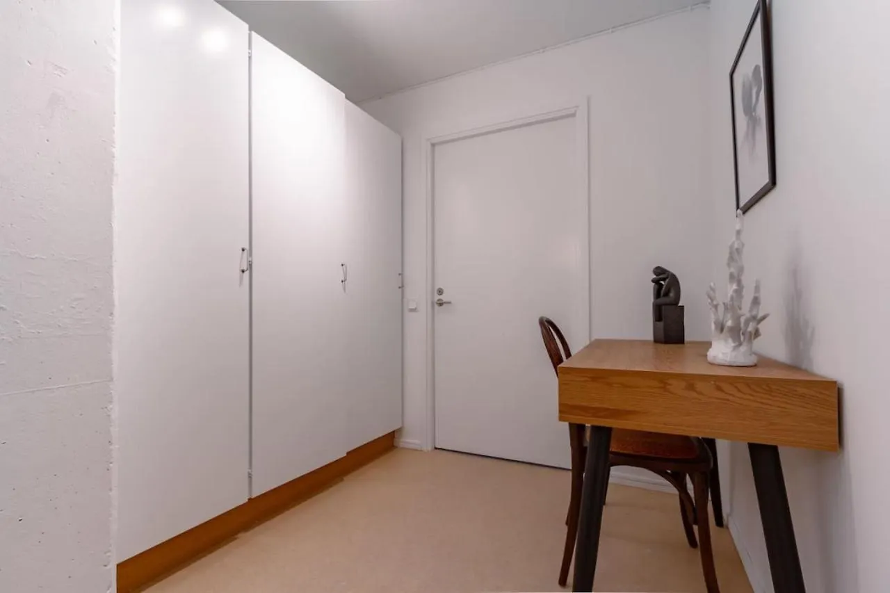 Affordable Stay In Creative Sofo - Construction Work Stockholm 0*,